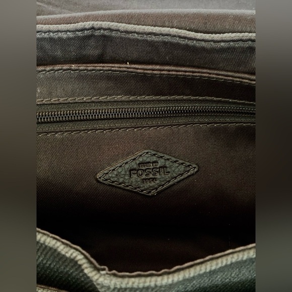 Fossil Unisex Leather & Canvas Messenger Bag w/Several Slip-In Compartments - Picture 5 of 14